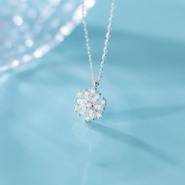 Snow Blossom: 925 Sterling Silver Snow Flower Zircon Pendant Necklace