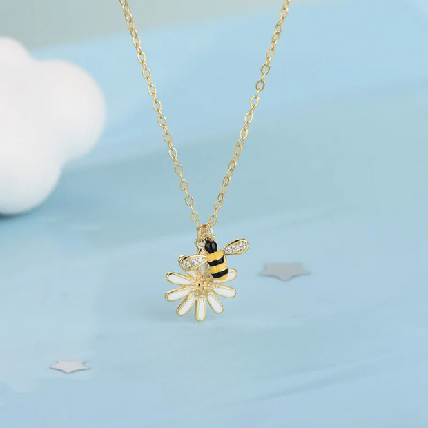 925 Sterling Silver Bee and Flower Necklace with Zircon and Enamel Pendant