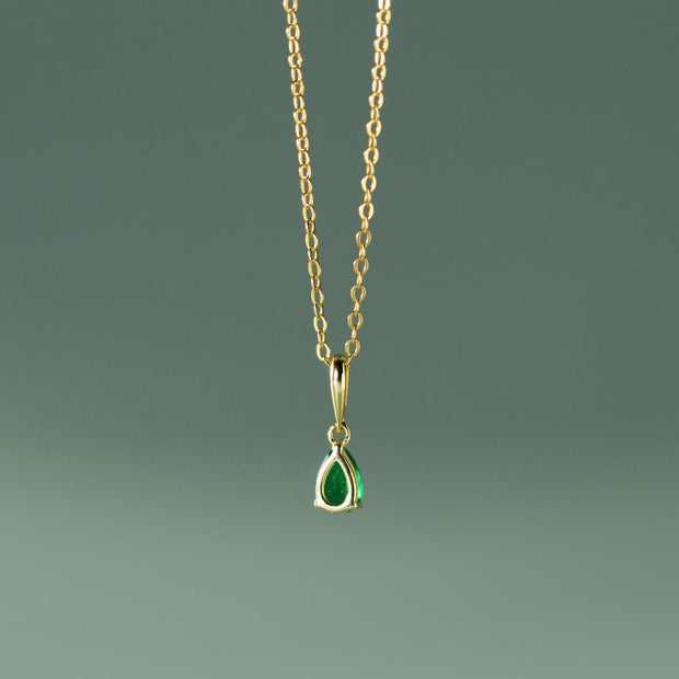 Dewdrop Delight: 925 Silver Water Drop-Shaped Green Zircon Pendant Necklace