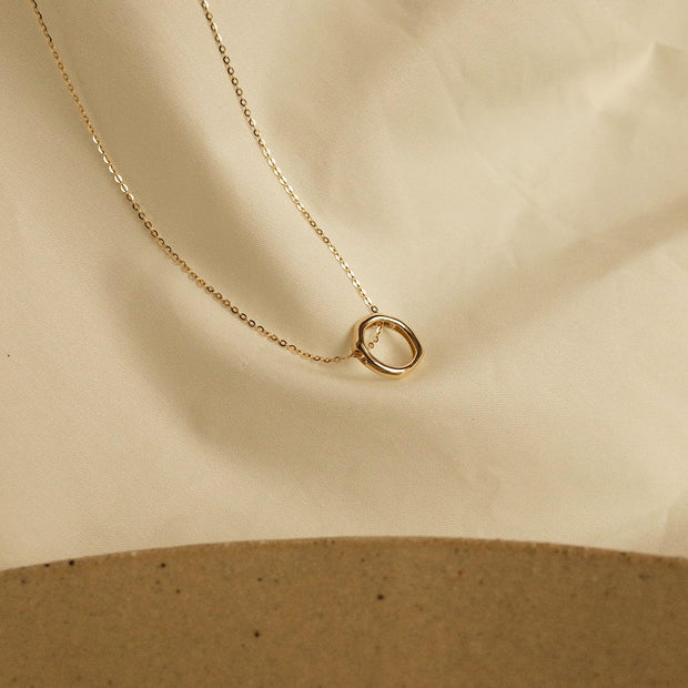 Sterling Silver Round Pendant Necklace – Simplicity with a Modern Twist